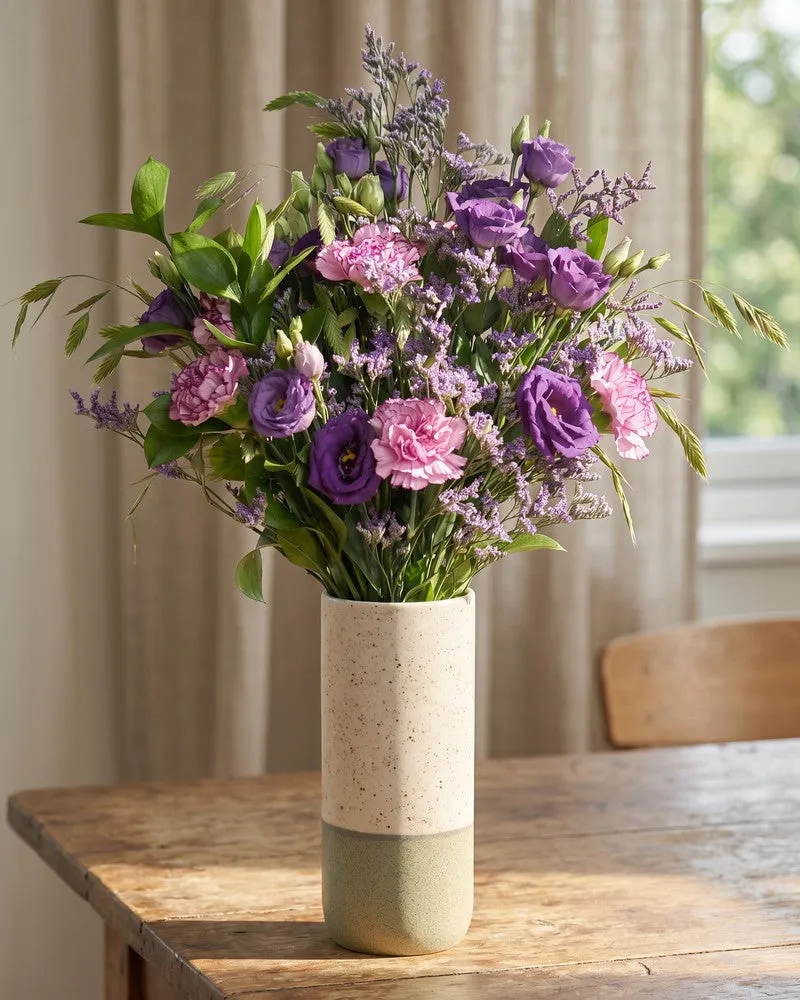 feey-purpurpoesie-blumenstrau-gebunden-mit-lisianthus image 1