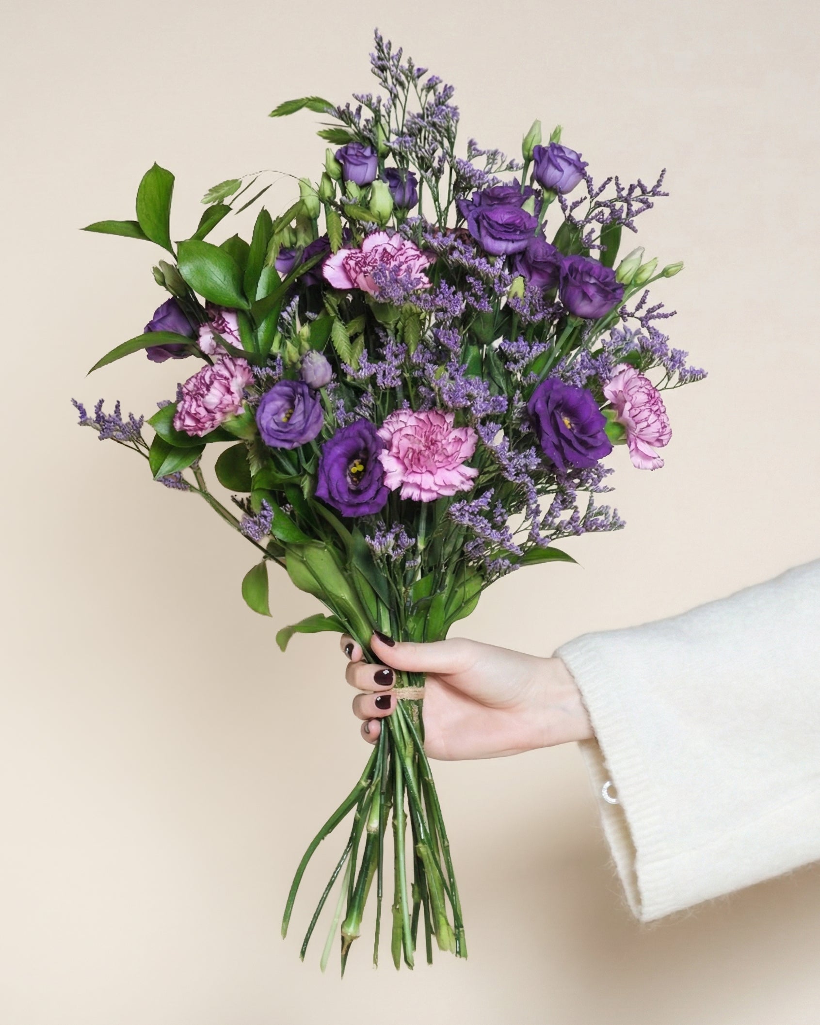 feey-purpurpoesie-blumenstrau-gebunden-mit-lisianthus image 4