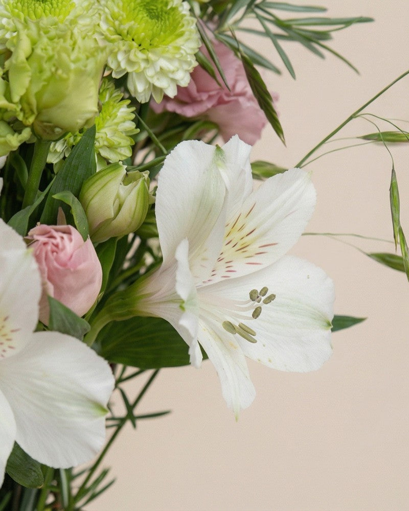 feey-picknickzeit-blumenstrau-mit-lisianthus image 7