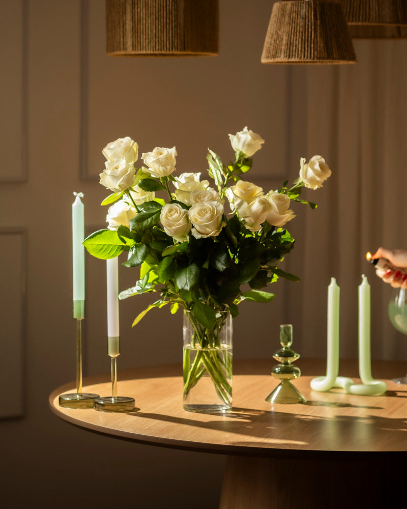 feey-wei-e-rosen-schnittblumen-strau image 4