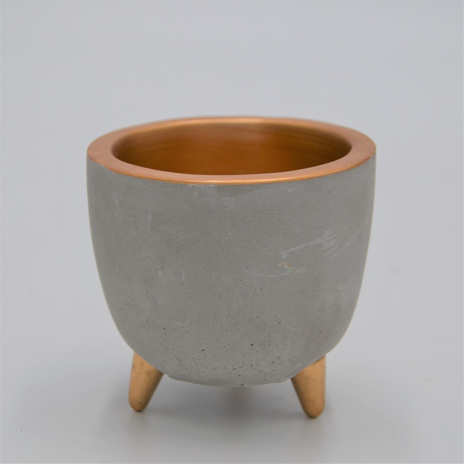 pasiora-beton-bertopf-emma-mit-f-en-und-gold-akzenten-f-r-6cm-sukkulenten image 1