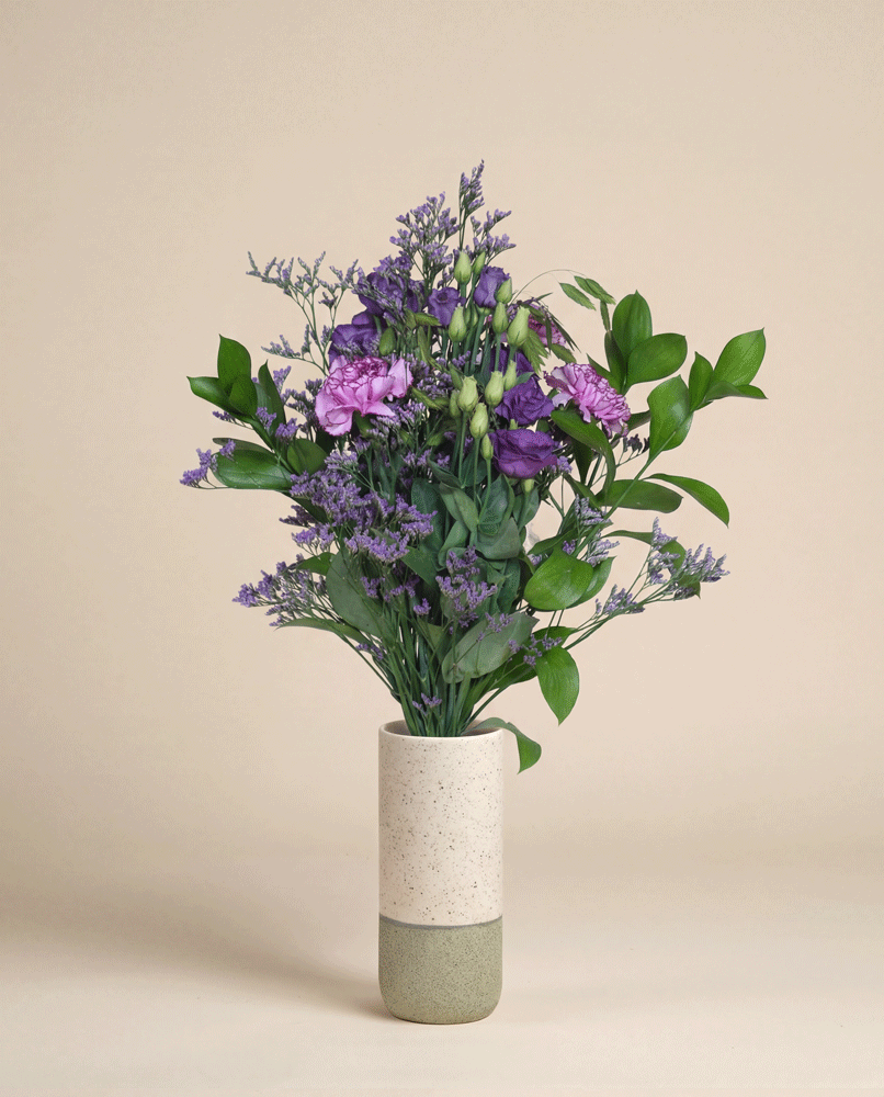 feey-purpurpoesie-blumenstrau-gebunden-mit-lisianthus image 5